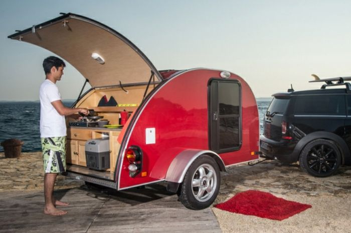 mini-caravană Red-model, cu-un-mic-bucătărie