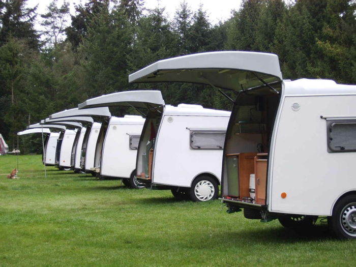 -modele albe mini-caravana-multe