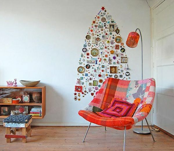Moderné vianočný strom-dekorácie-nápady-momento-pripol k stene-zmenená