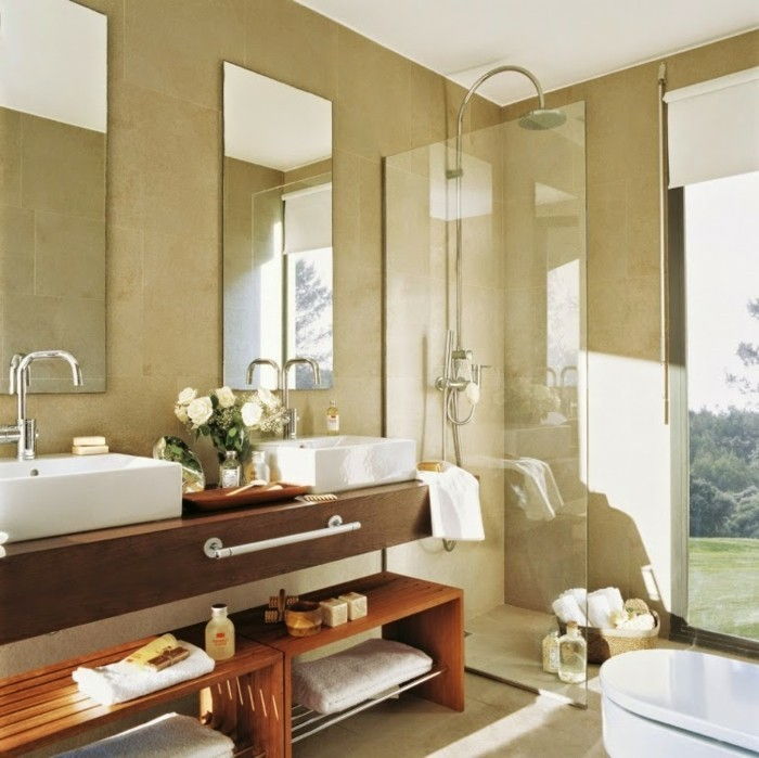 Puikus vonios kambario dizainas - du veidrodžiai ir tualeto viršuje