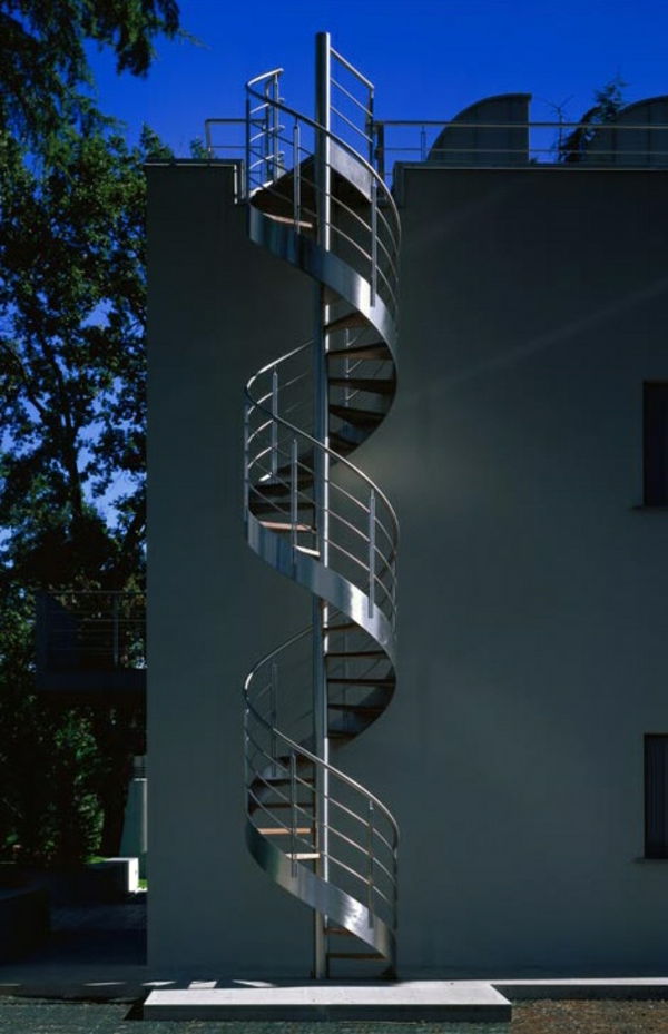 Modern mimarisi abartılı-spiral merdiven