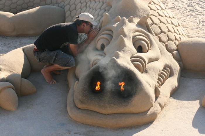 Moderne skulptur fra sand drage