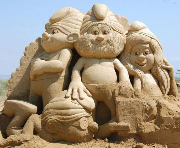 Moderne skulptur fra sand-the-Smurfene