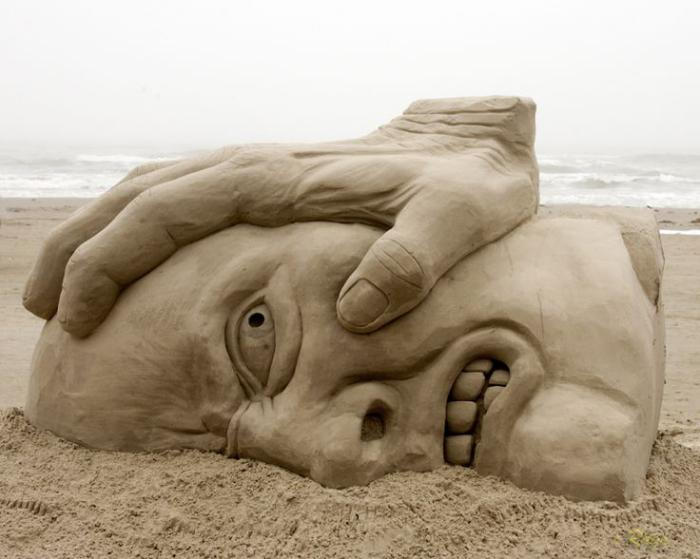 moderne-skulptur fra sand abstrakt
