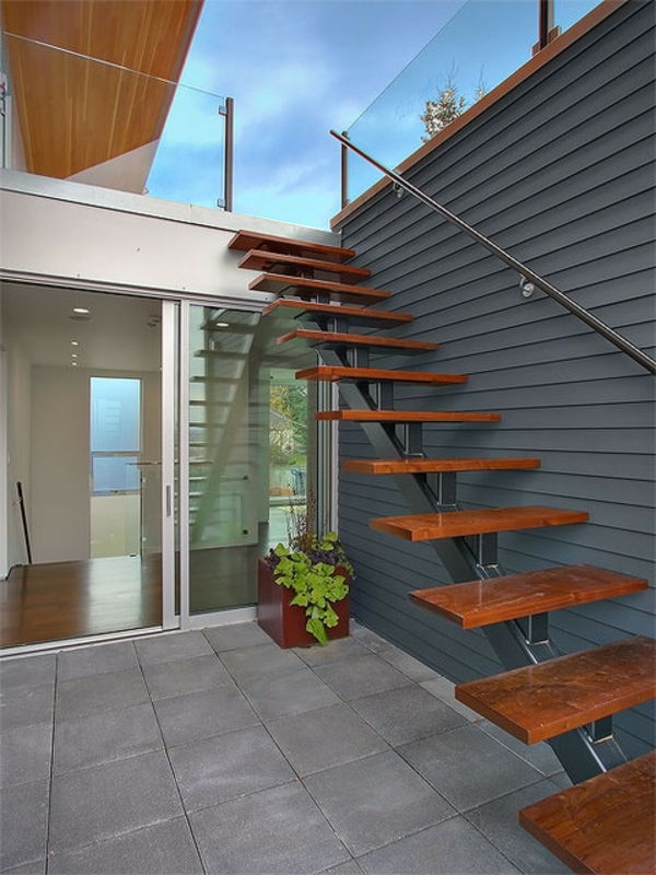 scale super-moderno, con gradini in legno