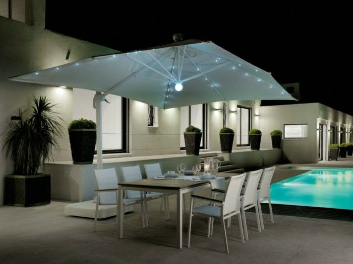 moderne-GARTENGESTALTUNG-cu-piscina-umbrelă de soare-Beleuchtun