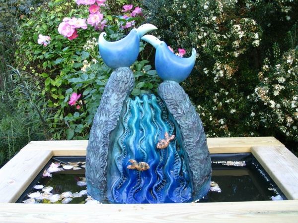 Moderné záhradné plastiky-modro-bird-Babbling Brook
