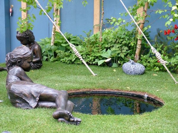 Modern-esculturas de jardim-lagoa-com-meninas