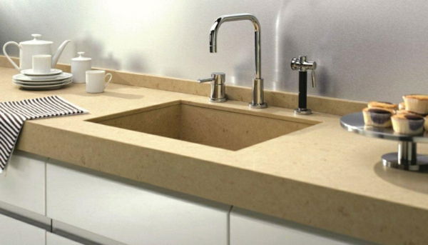 modernus dizainas pagamintas iš natūralaus akmens už virtuvę, minimalistinis