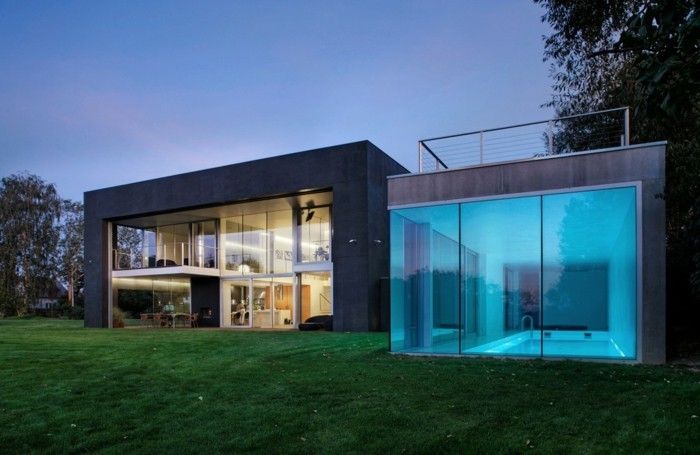 Moderna hem-attraktiv modell super intressant arkitektur
