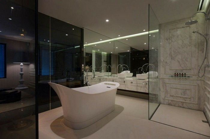 Chic-moderno chuveiro wall-of-glass-moderna casa de banho