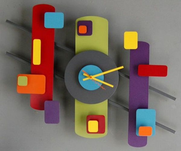 šiuolaikinės sieniniai laikrodžiai-pirkti spalvoti-spalvoti-figūrėlės skirtingomis spalvomis