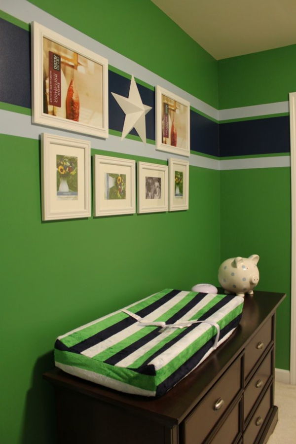 Moderna dekoracija sten koridorja v zeleni barvni dekoraciji v zeleni barvi