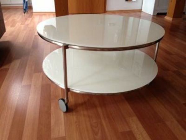 Moderné-bielo-coffee table-to-roll