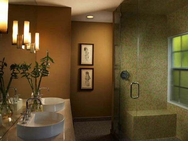 nowoczesna łazienka z ciepłymi cieniami - szklana kabina - prysznic