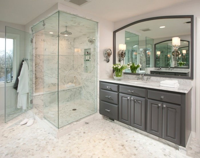 Moderne badkamer met douchecabine-of-glas-large-spiegel