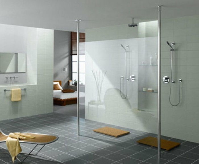 Moderná kúpeľňa s prácou s veľmi pekný sprchový kút-of-sklo
