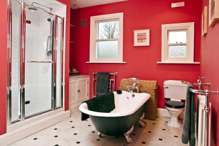 modern liten badrum-in-red make-friliggande-bath