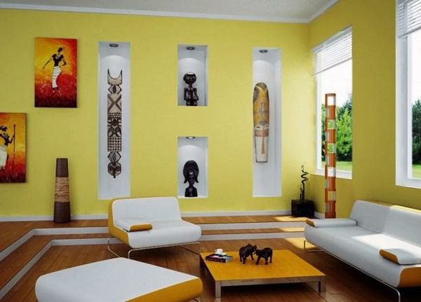 nowoczesny salon z tapetą w kolorze żółtej ściany z farbą