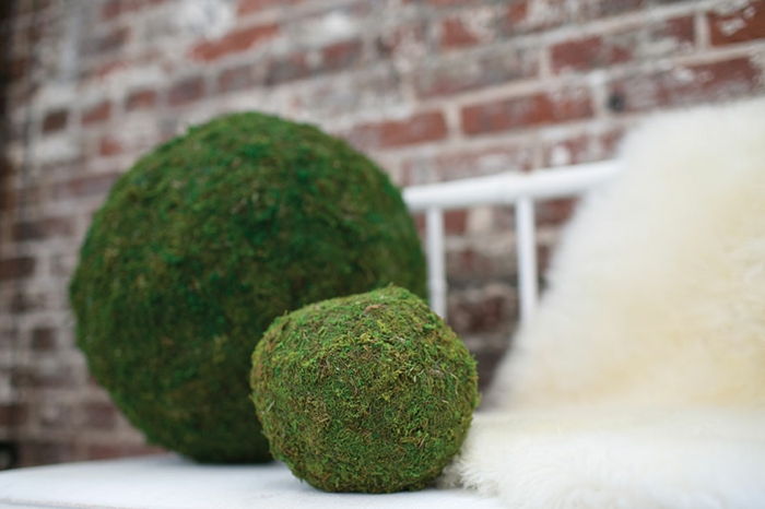 Moss kamuoliai deco didelis ir mažas-to-terasa