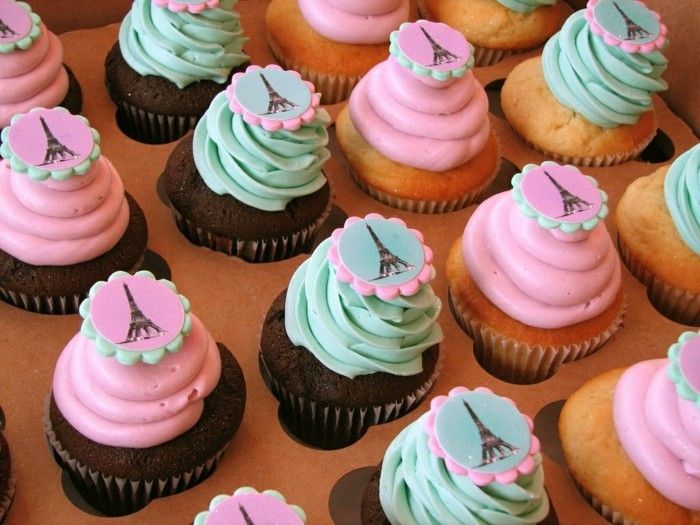 kolački-okrasitev ideje-presenečenje-potovanje-na-Pariz-cupcake-deco