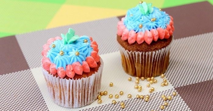 kolački-okrasitev-idej-modro-in-roza-muffin-deco