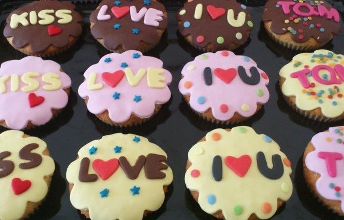 kolački-okrasitev-idej-ljubezen-cupcake-deco
