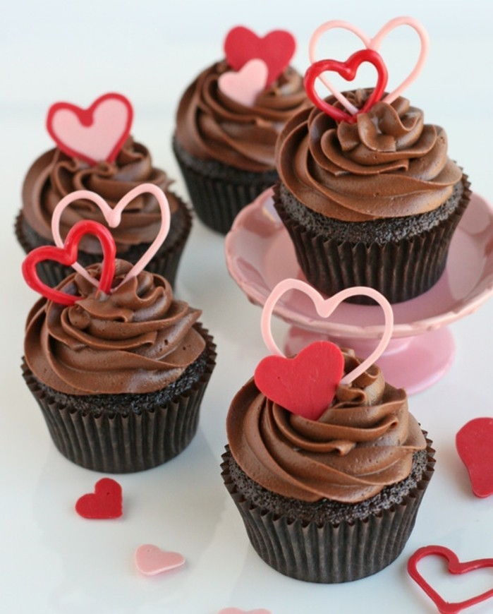 kolački-dekoriranje-Valentinovo-cupcake-deco-čokolada-in-love