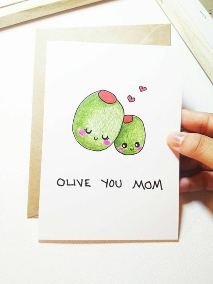 Oliebe Mum på oliven skrevet i grønn farge - et kort som gave