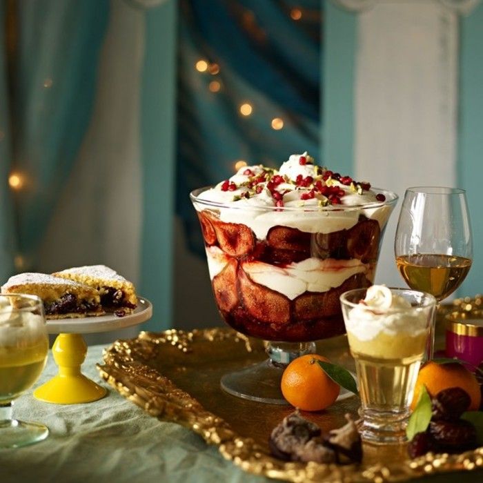 dezert v skle-Light-dezerty, dezertné-vianočné tortu-práškový cukor, ovocné plody Doerr