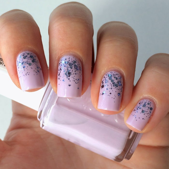 Manichiura purpurie cu sclipici, design unghii rece pentru vara, unghii frumoase