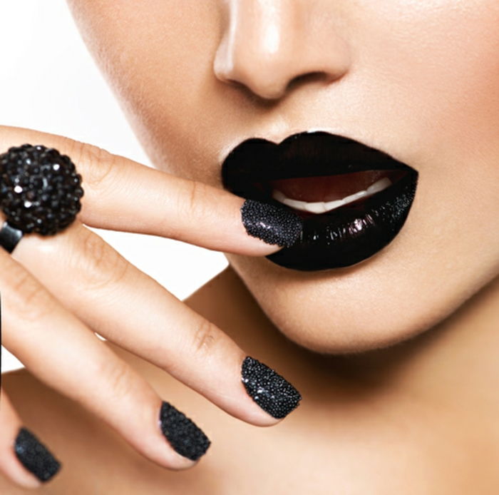 Nail Design-in-black-next-Black-pery