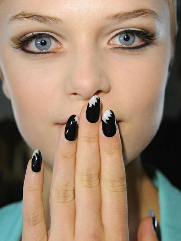 Nail Design-in-black-and-sweet-girl