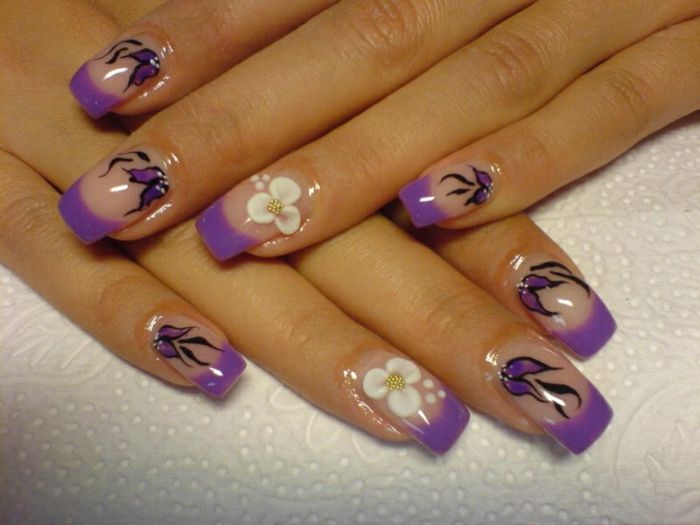 Brand Design-cu-flori-violet-motiv