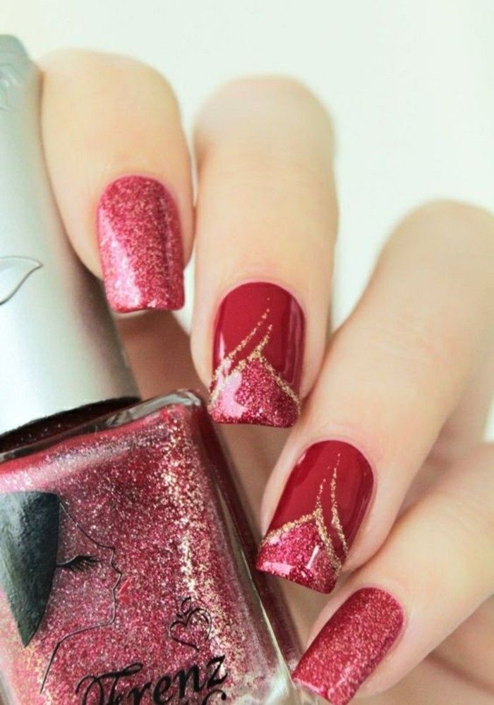nagel ontwerpen-rood-gouden nagellak-christmas-vinger manicure