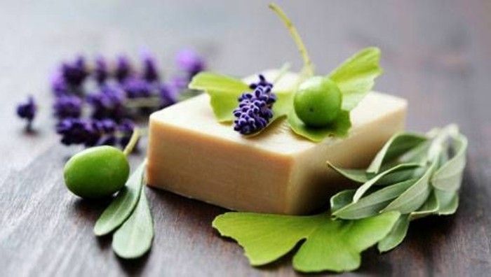 naturseifenladen-med-lavendel-og-grønn-oliven