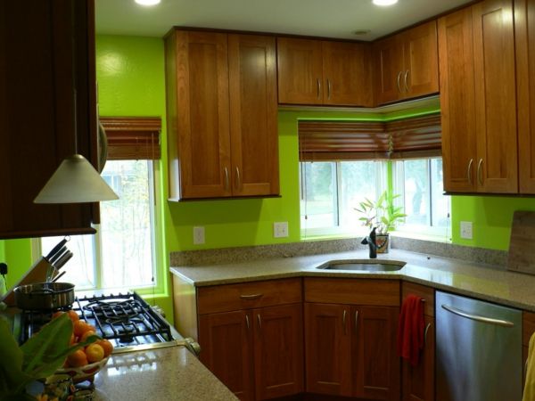 nieuwe keuken-ideeën-houten-kasten-and-green-wanden