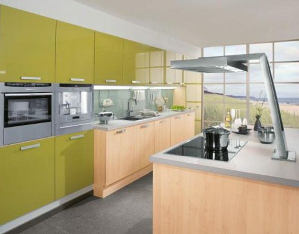 nieuwe keuken-ideeën-kookeiland-of-wood-and-green-kasten