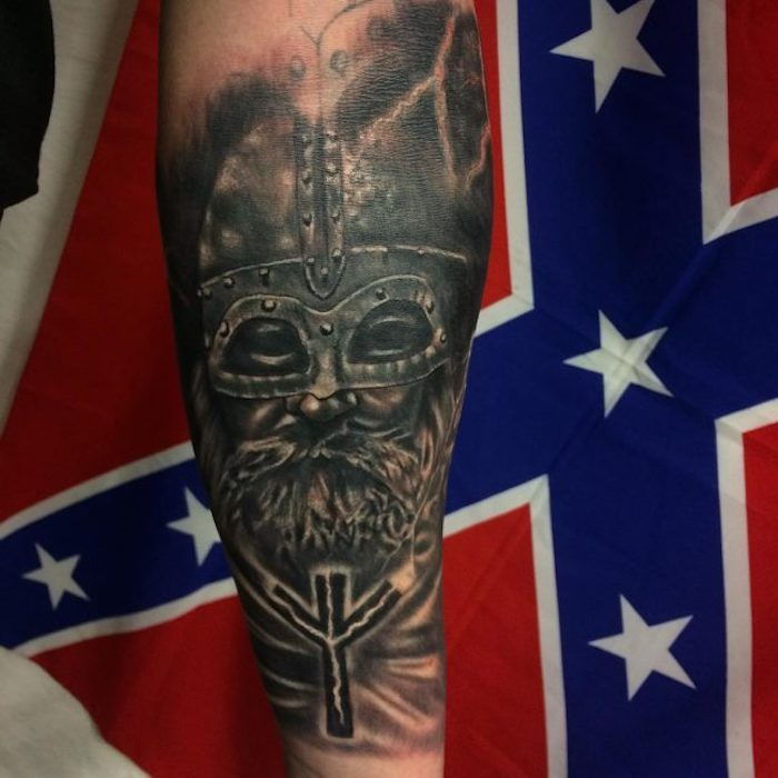 tatovering nordic, viking, med hjelm, mann, underarm tatovering