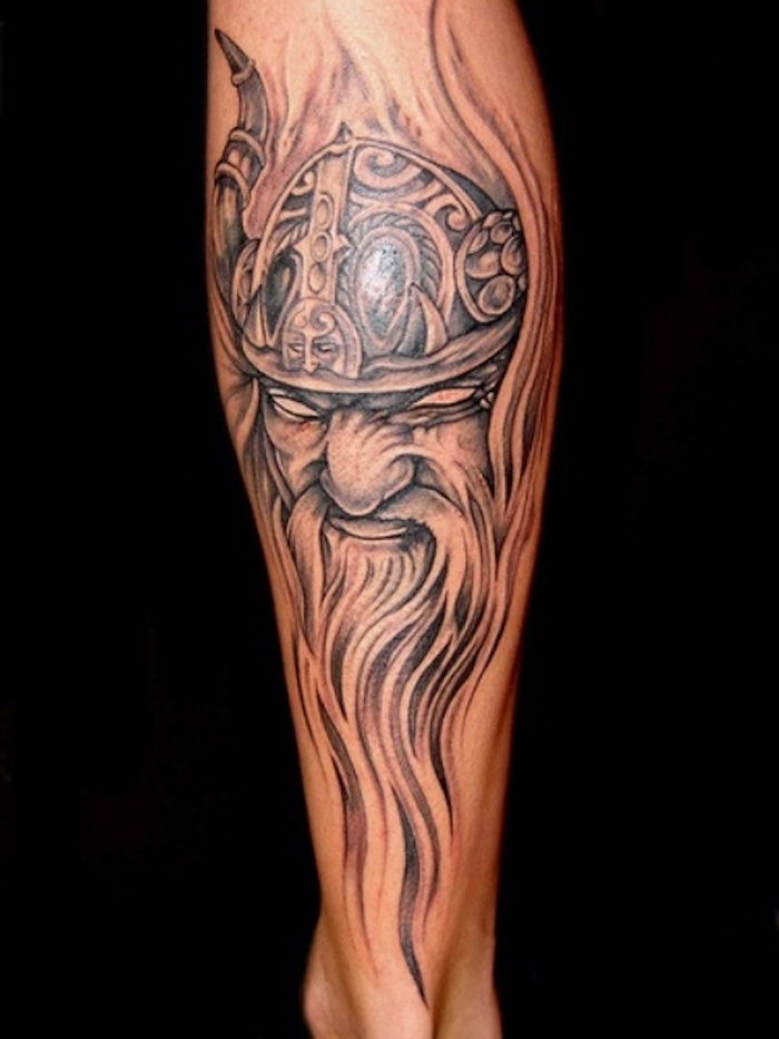 tatovering nordic, viking, lang skjegg, bart, hjelm