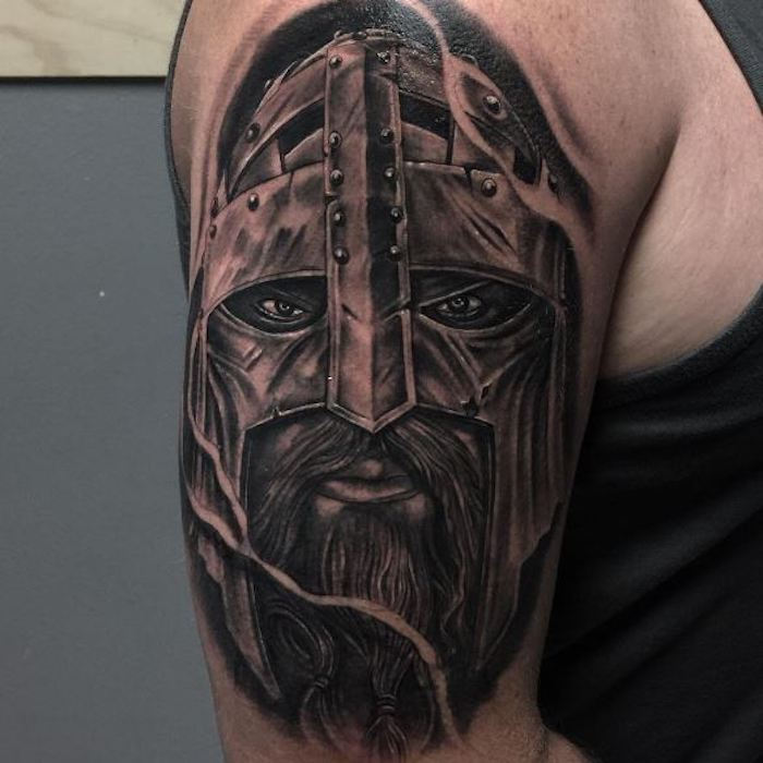 viking tatovering, overarm, arm tatovering, mann med langt skjegg