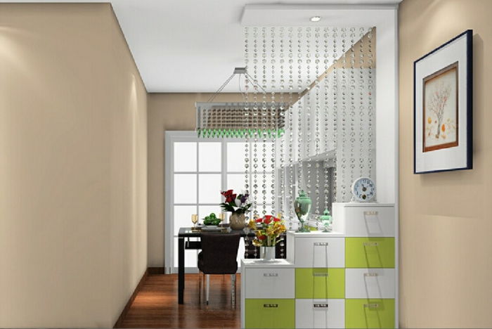 otvorenú kuchyňa, obývačka-oddelené-partition-crystal-box-laminátová podlaha, jedálenský stôl-čierno-krištáľový luster