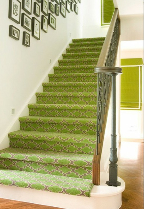 olivgrünr Carpet on-the-escadas-put