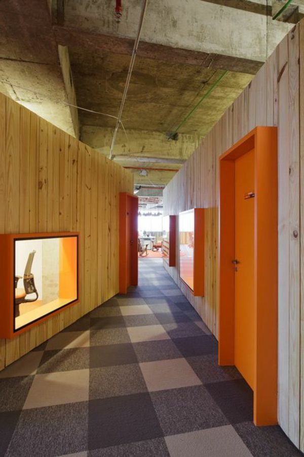 oranžna notranja vrata-les - sodobna oblika-za-the-zaprtih prostorih