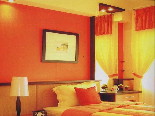 pomarańczowo-sypialniane, nowoczesne, duże łóżko