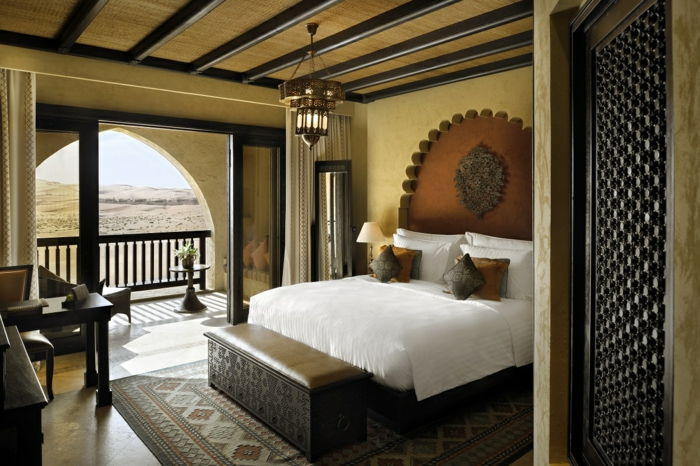 oosterse inrichting de kamer in een hotel in het arabische landen eenvoudige kamer ontwerp beddengoed