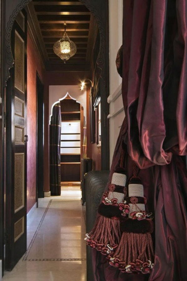 Oriental-gordijn-dark-color-exotische corridor