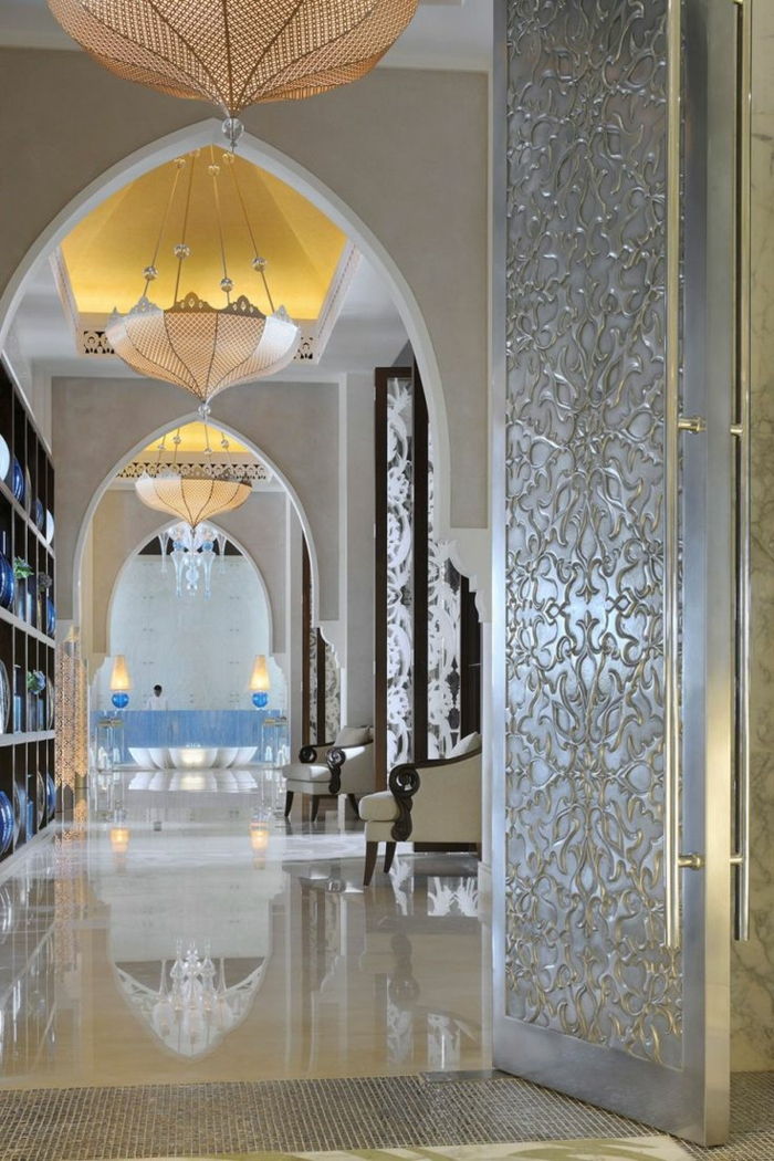 orientalisk levande dekoration lyx rena bra idéer badrum stora dörr lampor glans glänsande golv idé