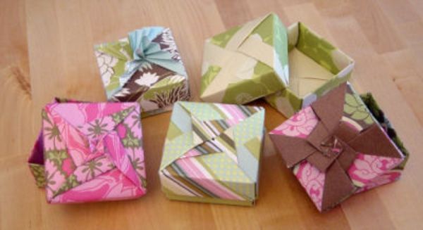 origami kutuları - birçok model - yukarıdan çekilen fotoğraf