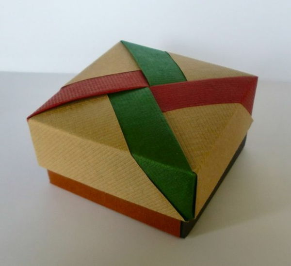 cutii de origami - culori diferite